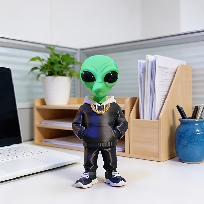 1 figurine d'alien verte avec  - Home Office With Bookshelves avis et prix